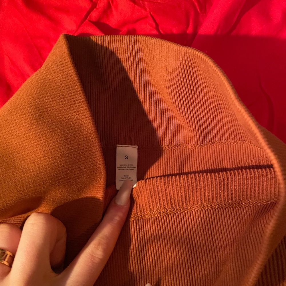 Rust Color Ribbed Legging - Picture 2 of 2